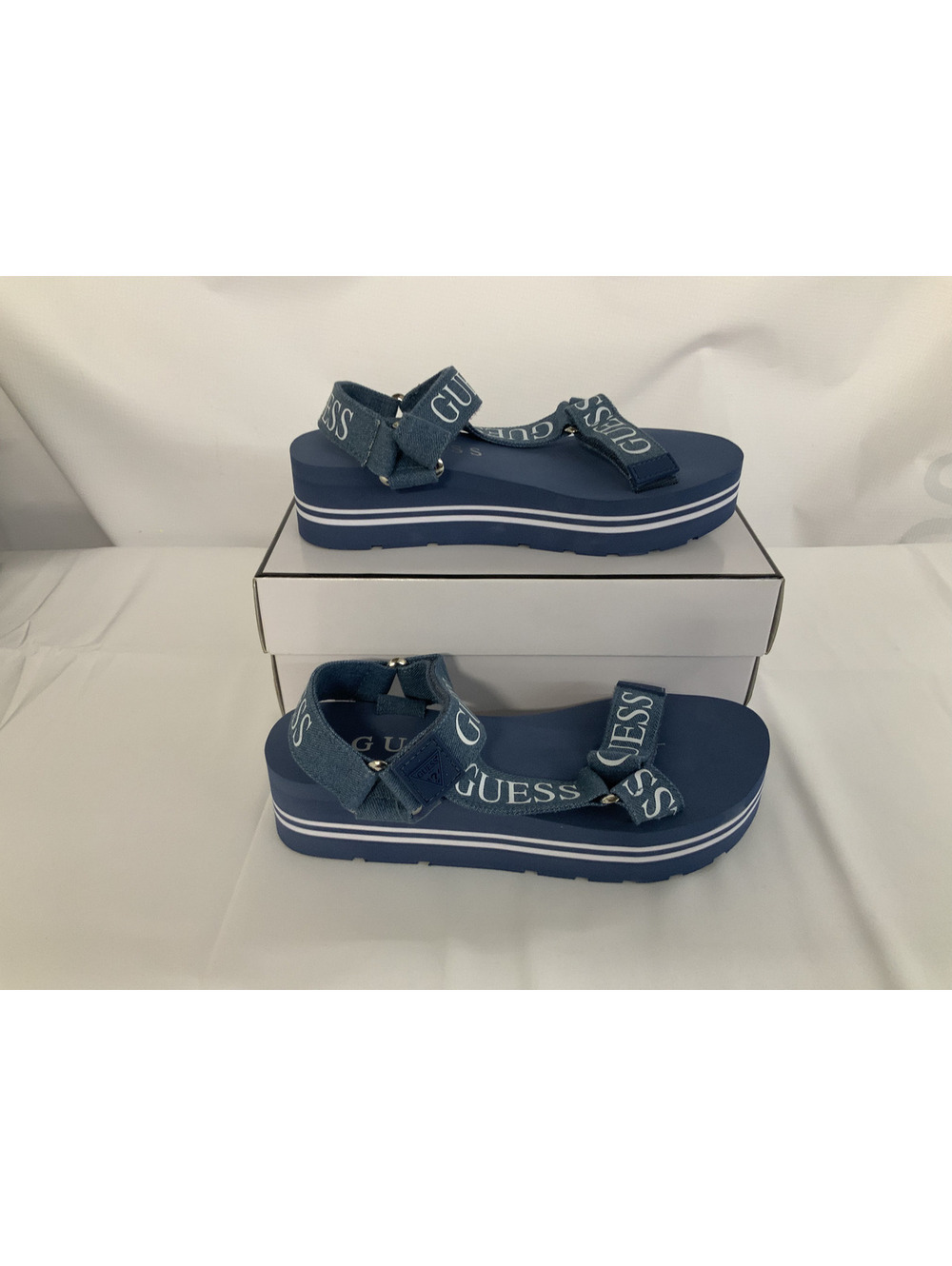 NEW-GUESS womens Avin3 wedge sandals-size 8M